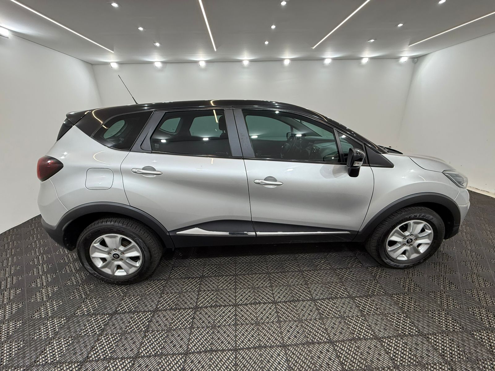 Captur Life 1.6 Automática CVT