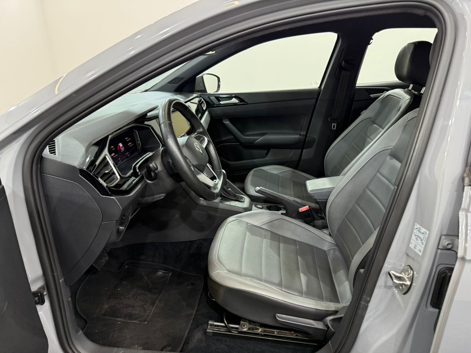 Nivus Highline 1.0 Turbo 200 TSI Automático