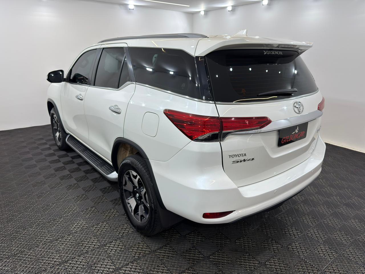 Hillux SW4 SRX Diamond 7 Lugares 2.8 Turbo Diesel Automática