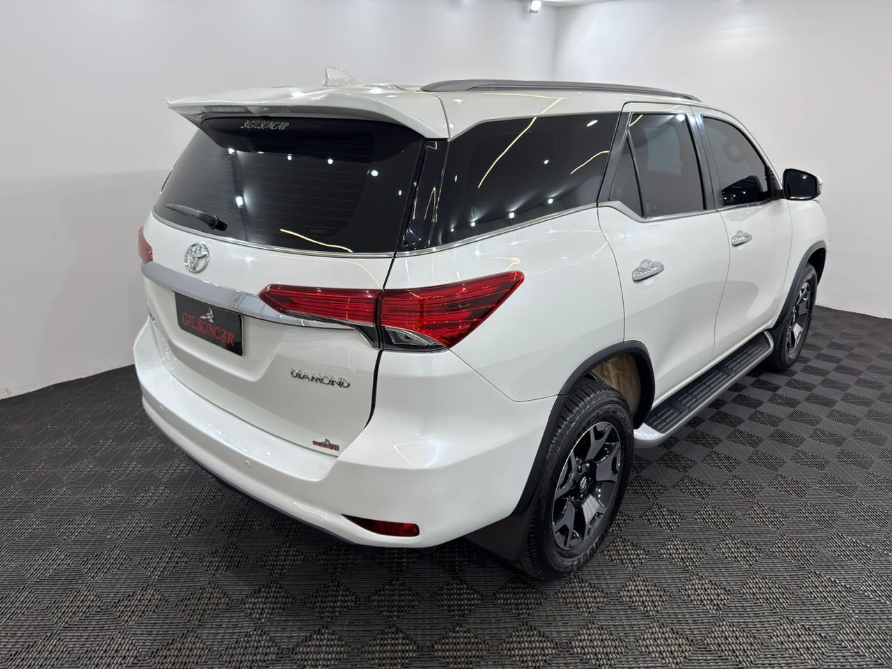 Hillux SW4 SRX Diamond 7 Lugares 2.8 Turbo Diesel Automática