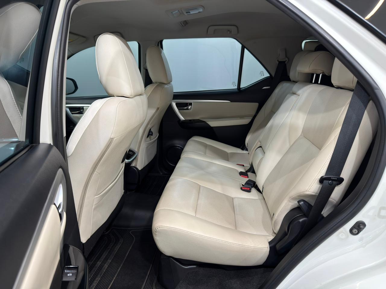 Hillux SW4 SRX Diamond 7 Lugares 2.8 Turbo Diesel Automática