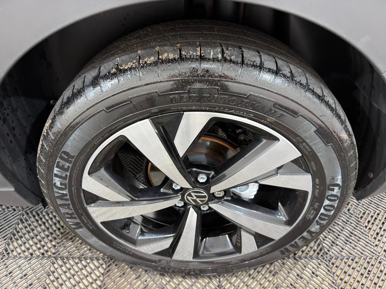 Nivus Highline 1.0 Turbo Automático