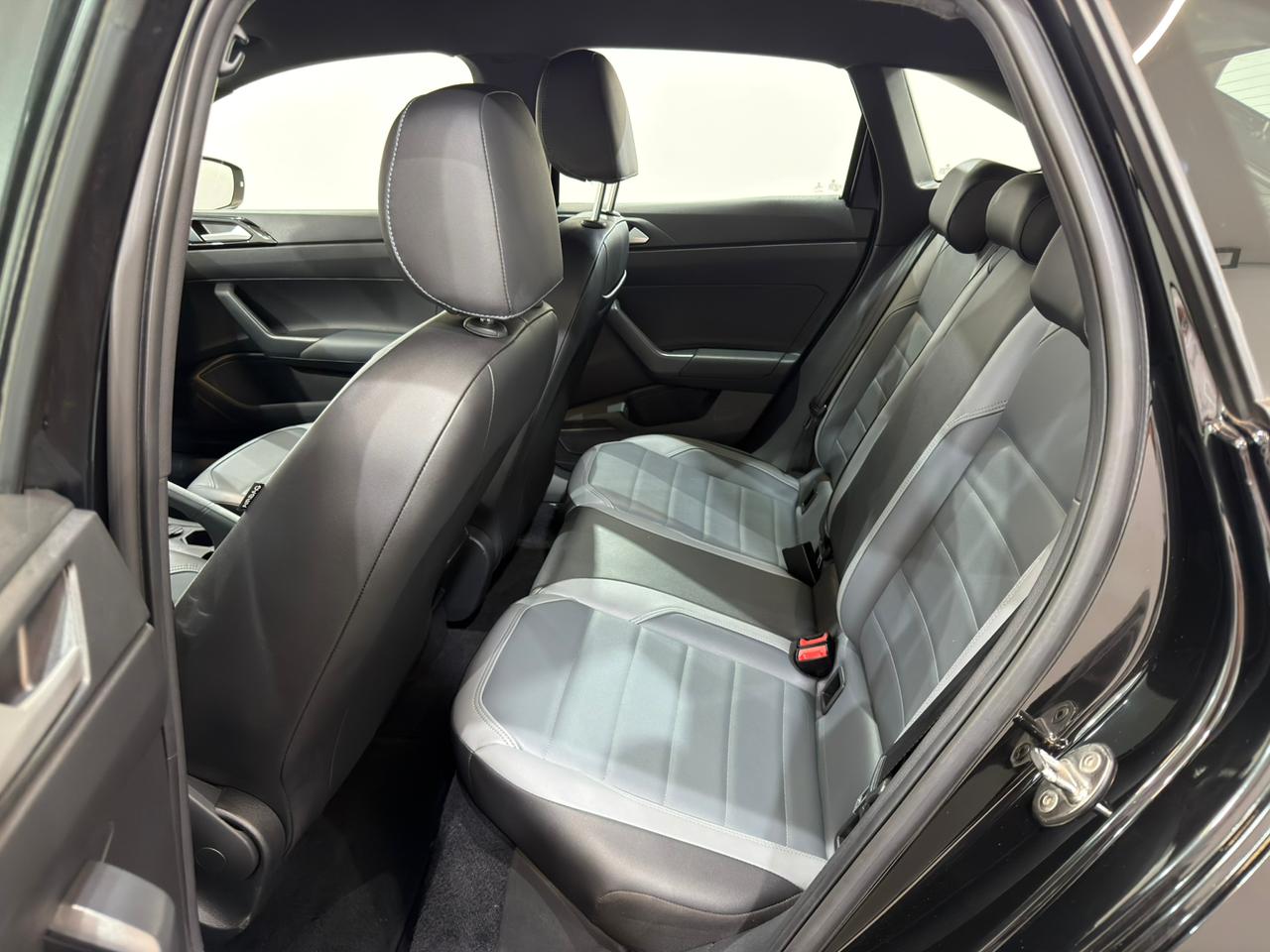 Nivus Highline 1.0 Turbo Automático