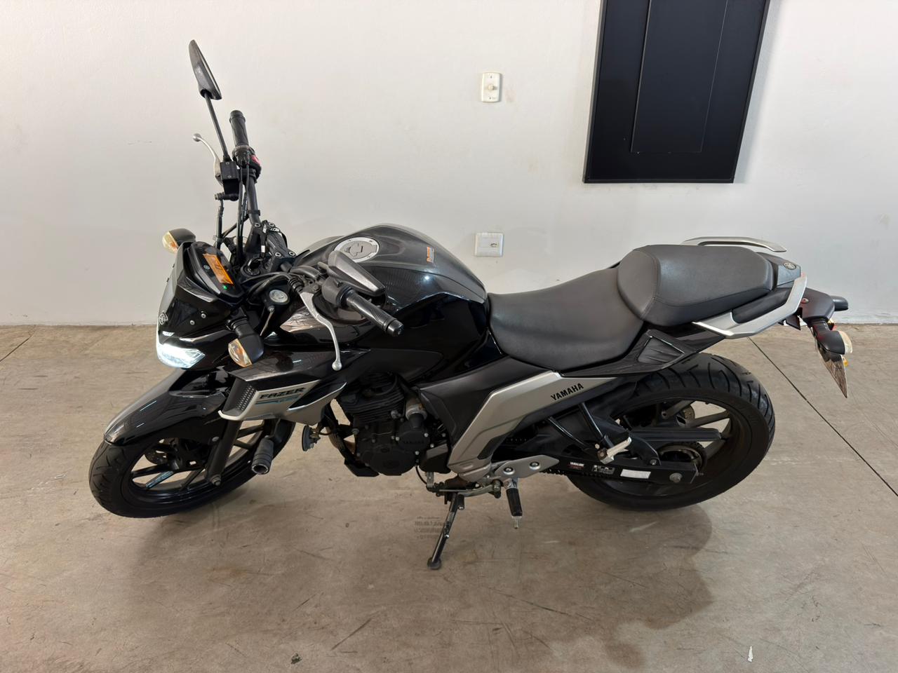 FZ25 Fazer 250