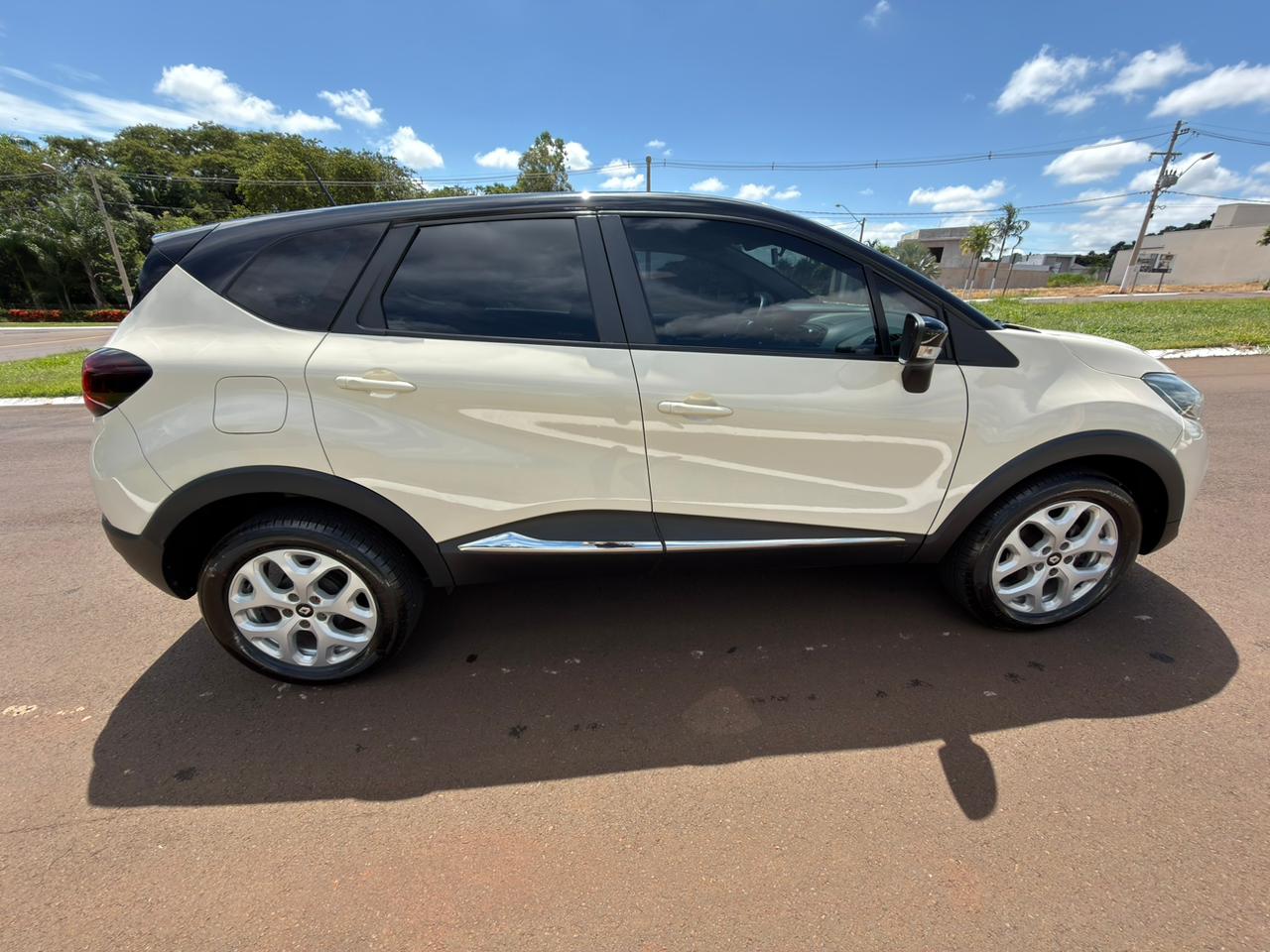 Captur Life 1.6 Automática