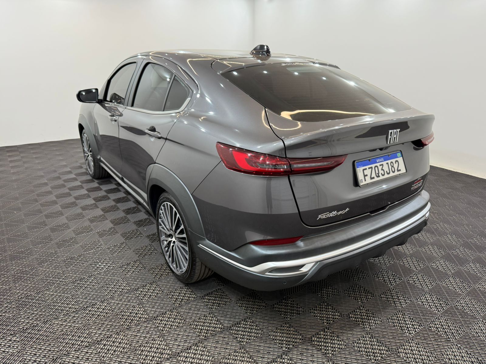 Fastback Impetus 1.0 200 Turbo Automático CVT