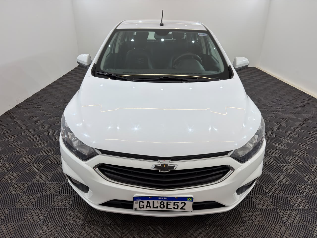Onix LT 1.4 Automático
