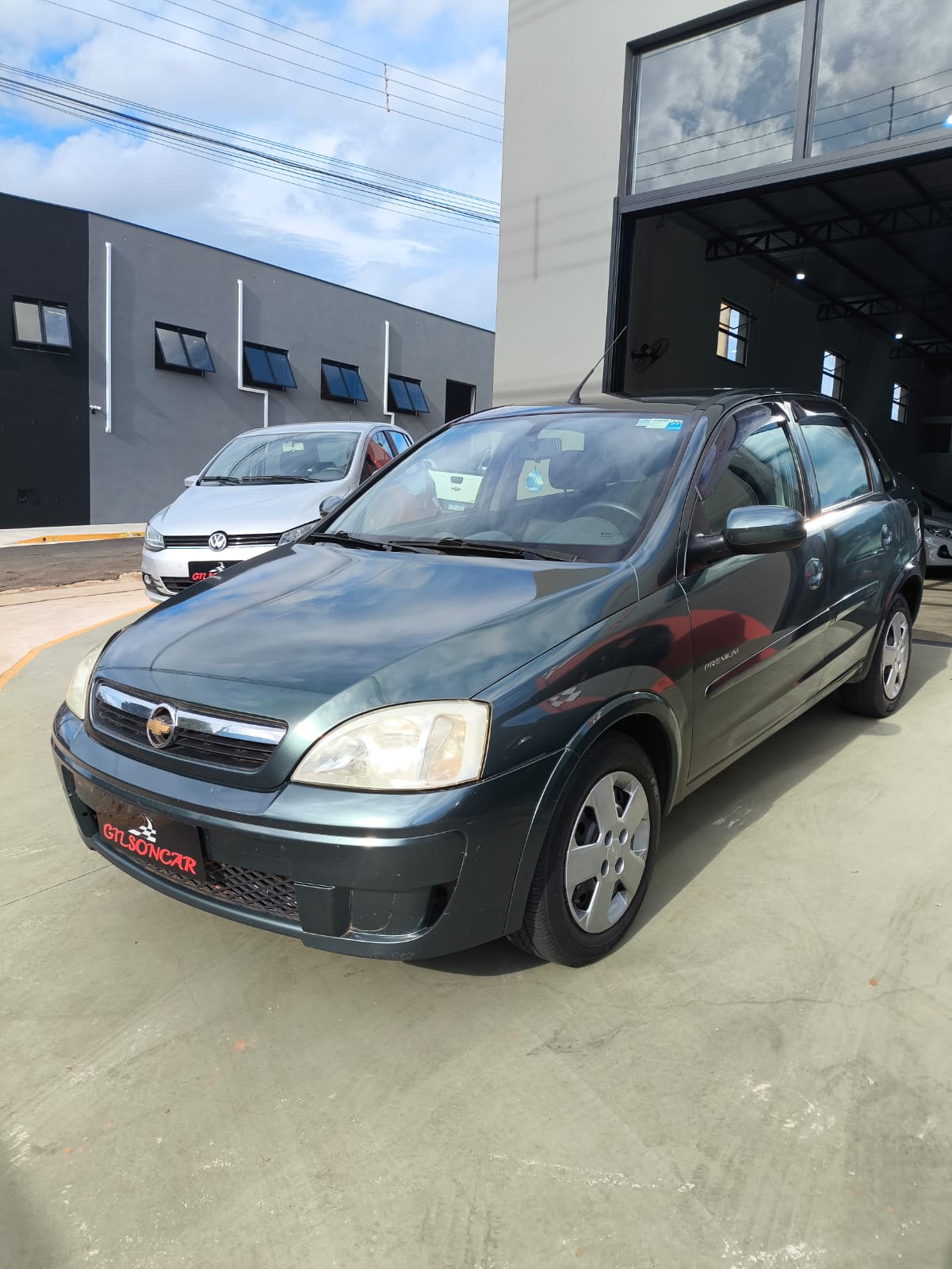Corsa Sedan Premium 1.4