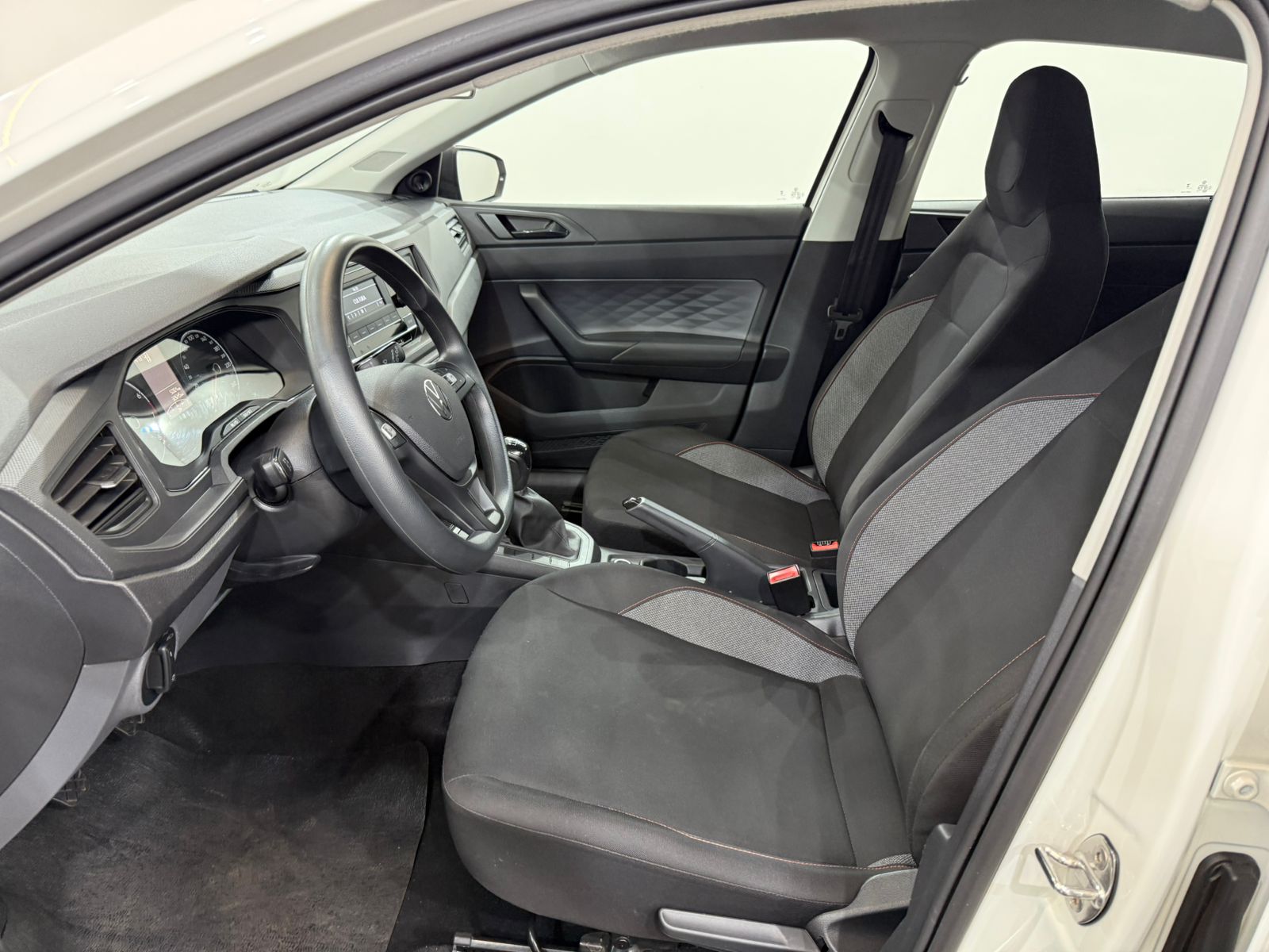 Polo Hatch Track 1.0