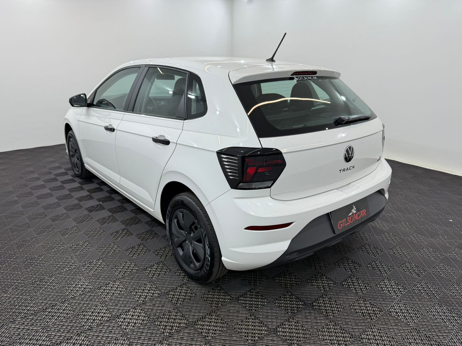 Polo Hatch Track 1.0