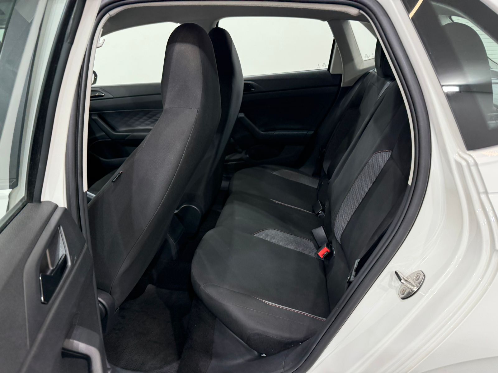 Polo Hatch Track 1.0