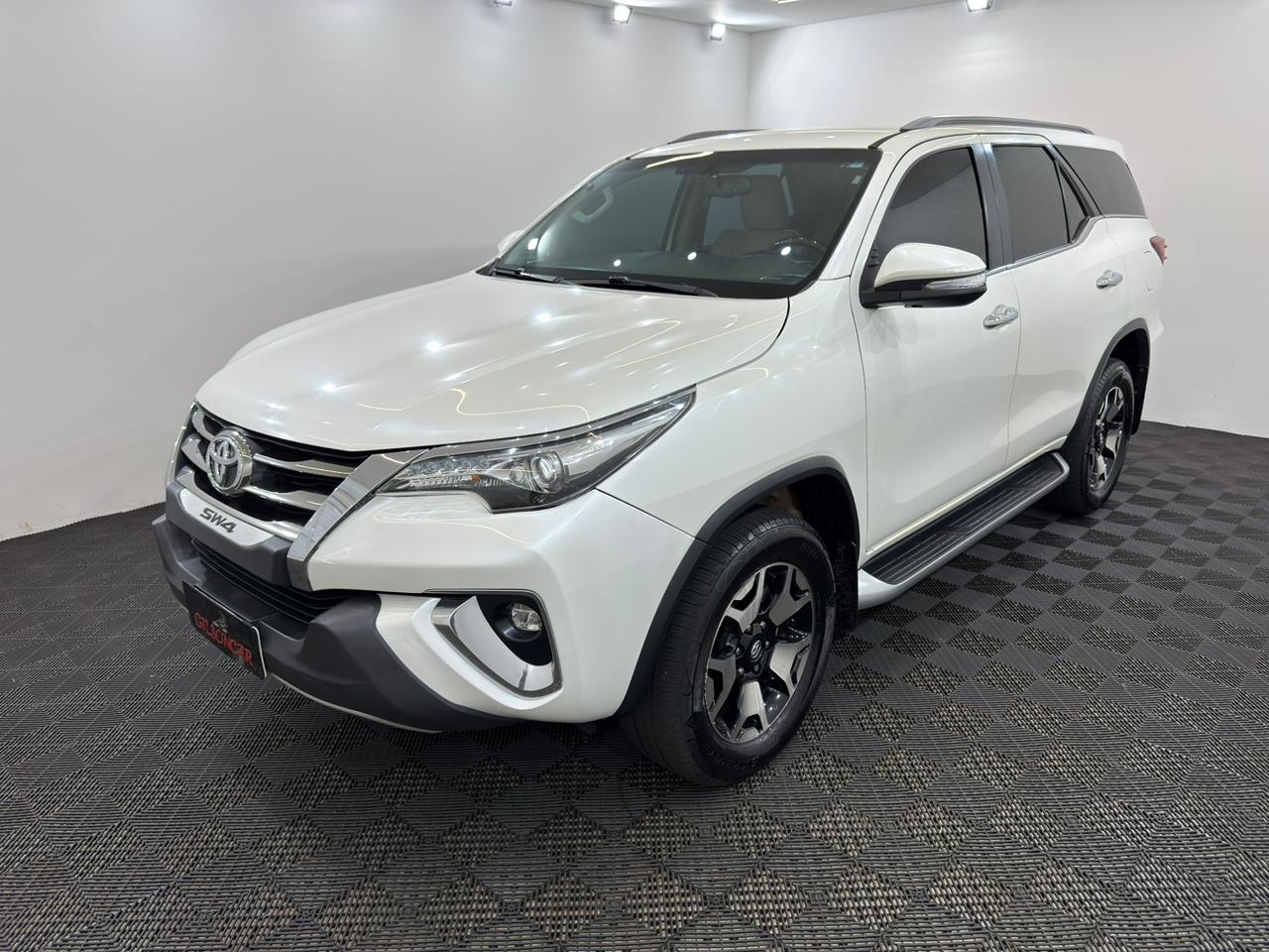 Hillux SW4 SRX Diamond 7 Lugares 2.8 Turbo Diesel Automática