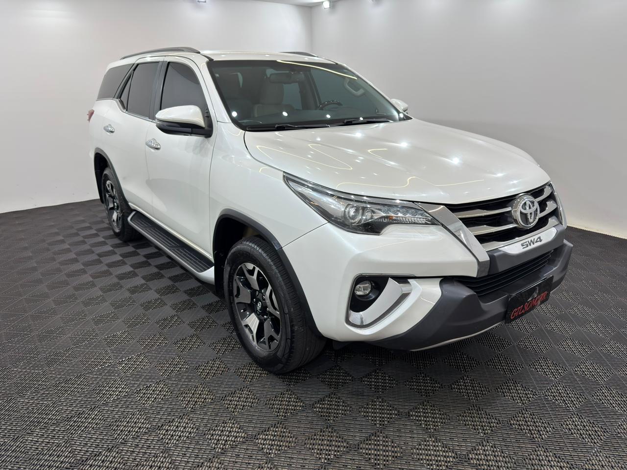 Hillux SW4 SRX Diamond 7 Lugares 2.8 Turbo Diesel Automática