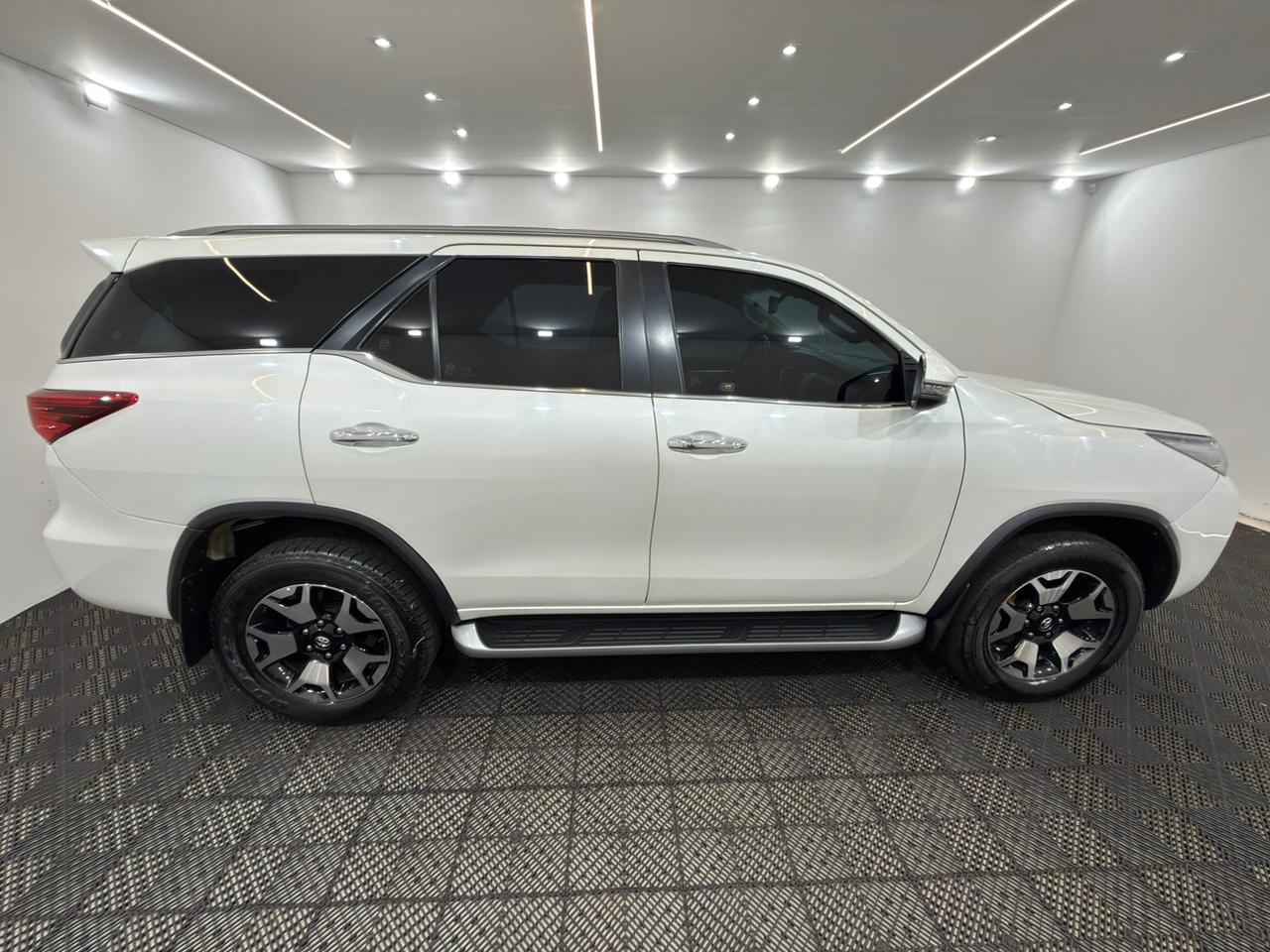 Hillux SW4 SRX Diamond 7 Lugares 2.8 Turbo Diesel Automática