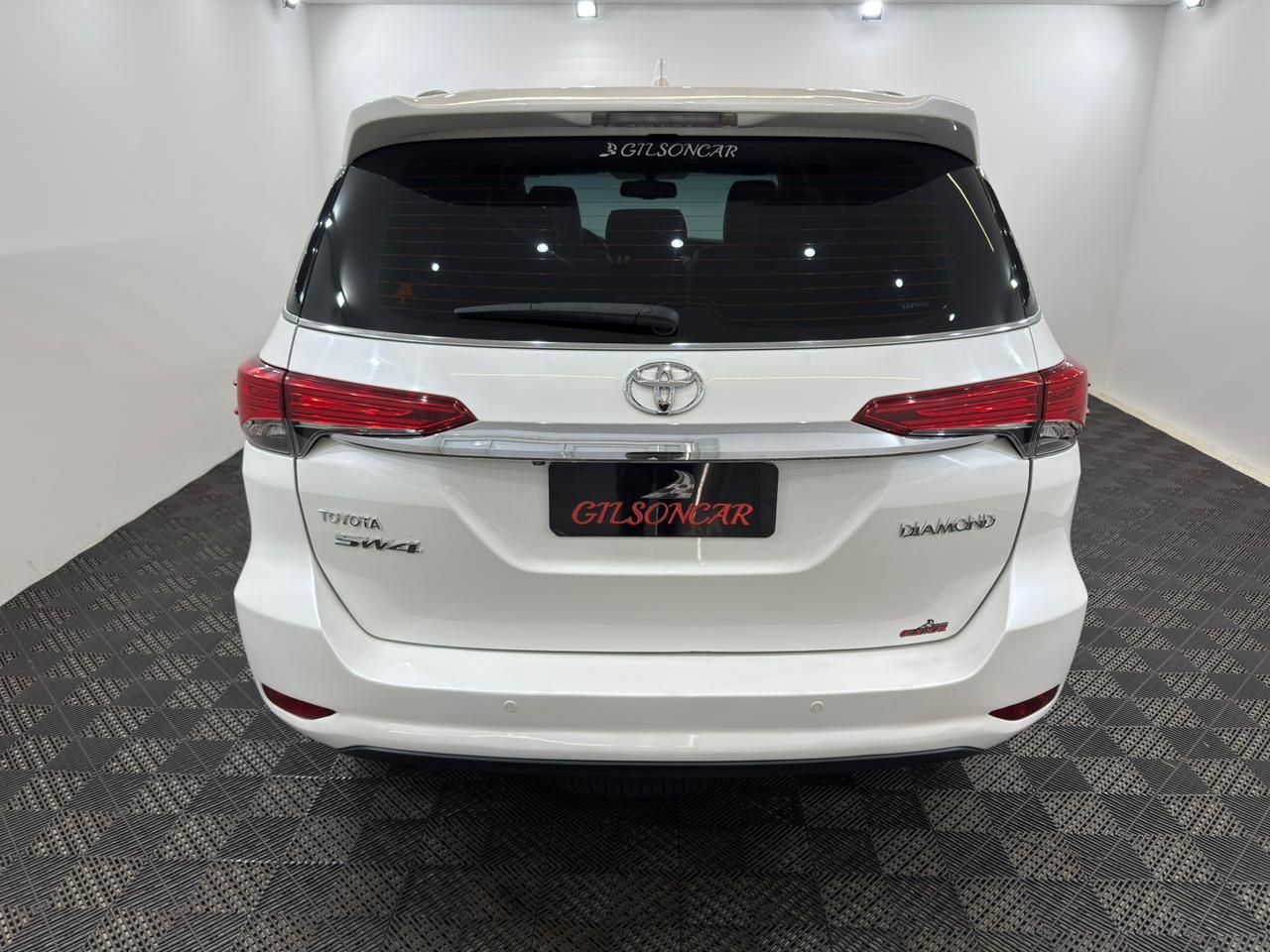 Hillux SW4 SRX Diamond 7 Lugares 2.8 Turbo Diesel Automática