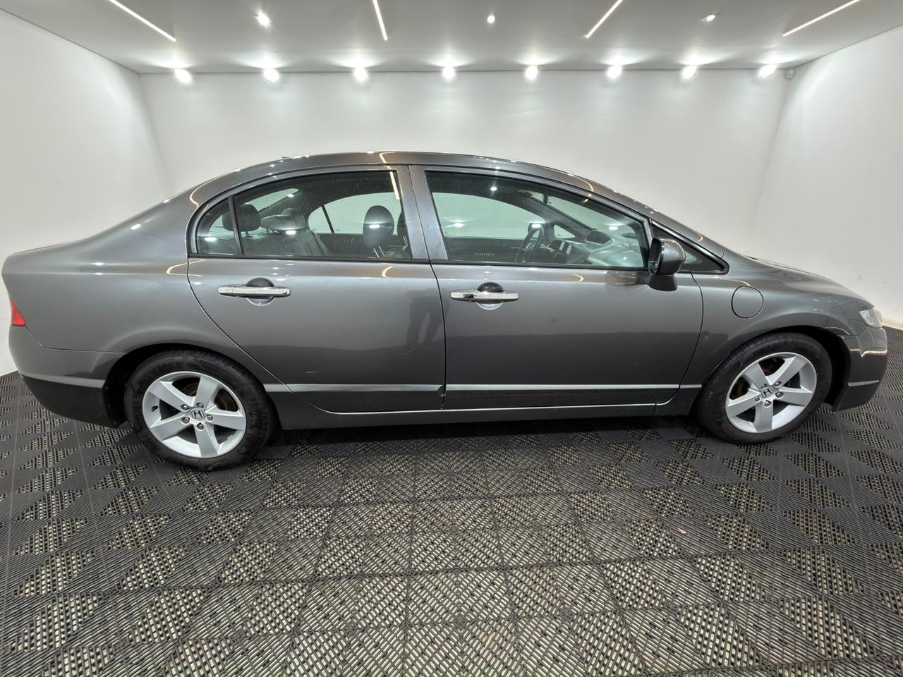 Civic LXS 1.8 Automático