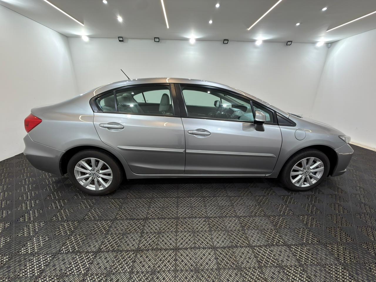 Civic Lxs 1.8 Automático