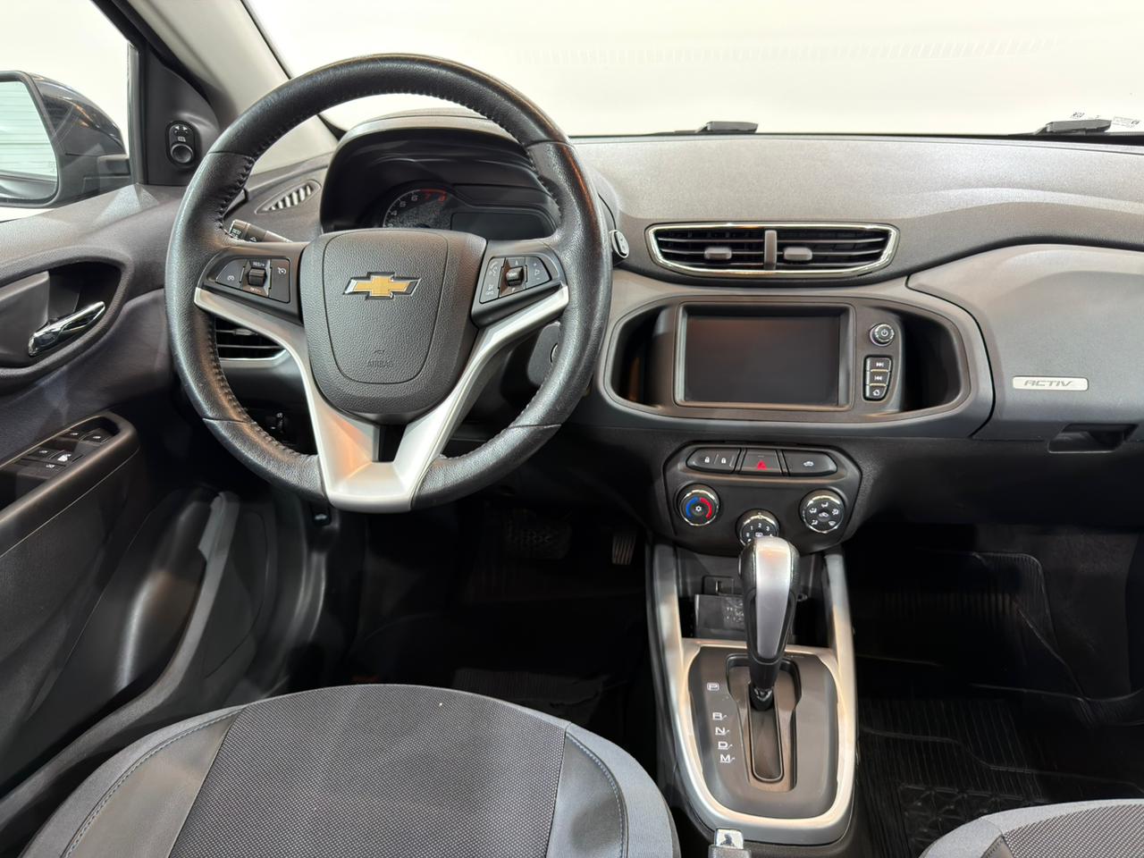 Onix Activ 1.4 Automático