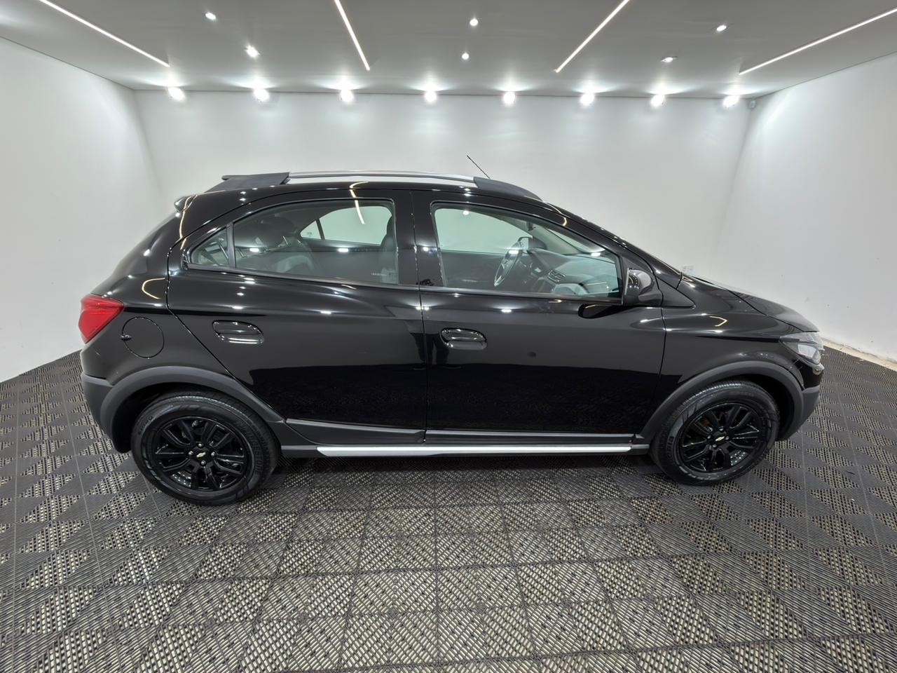 Onix Activ 1.4 Automático