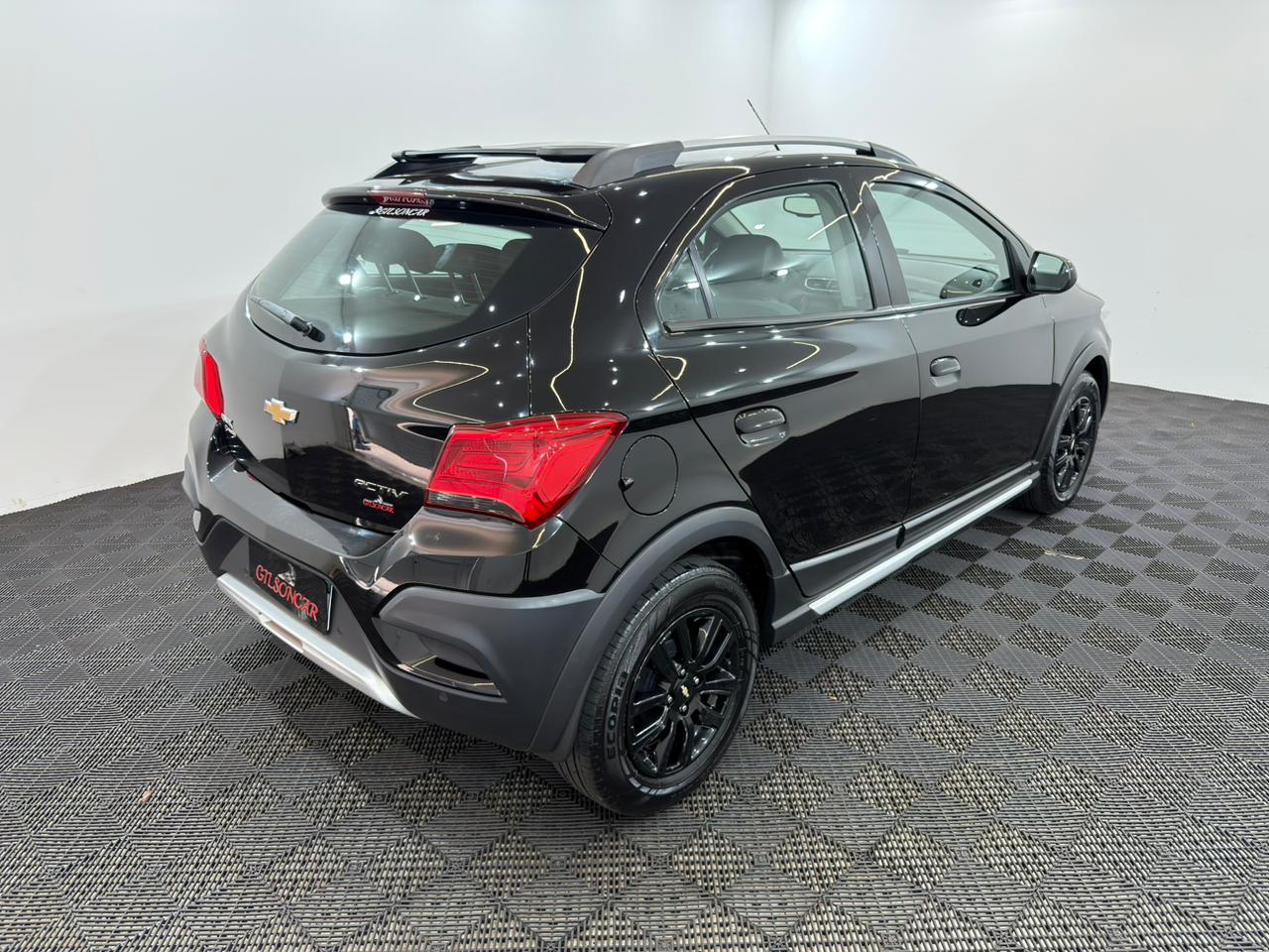 Onix Activ 1.4 Automático