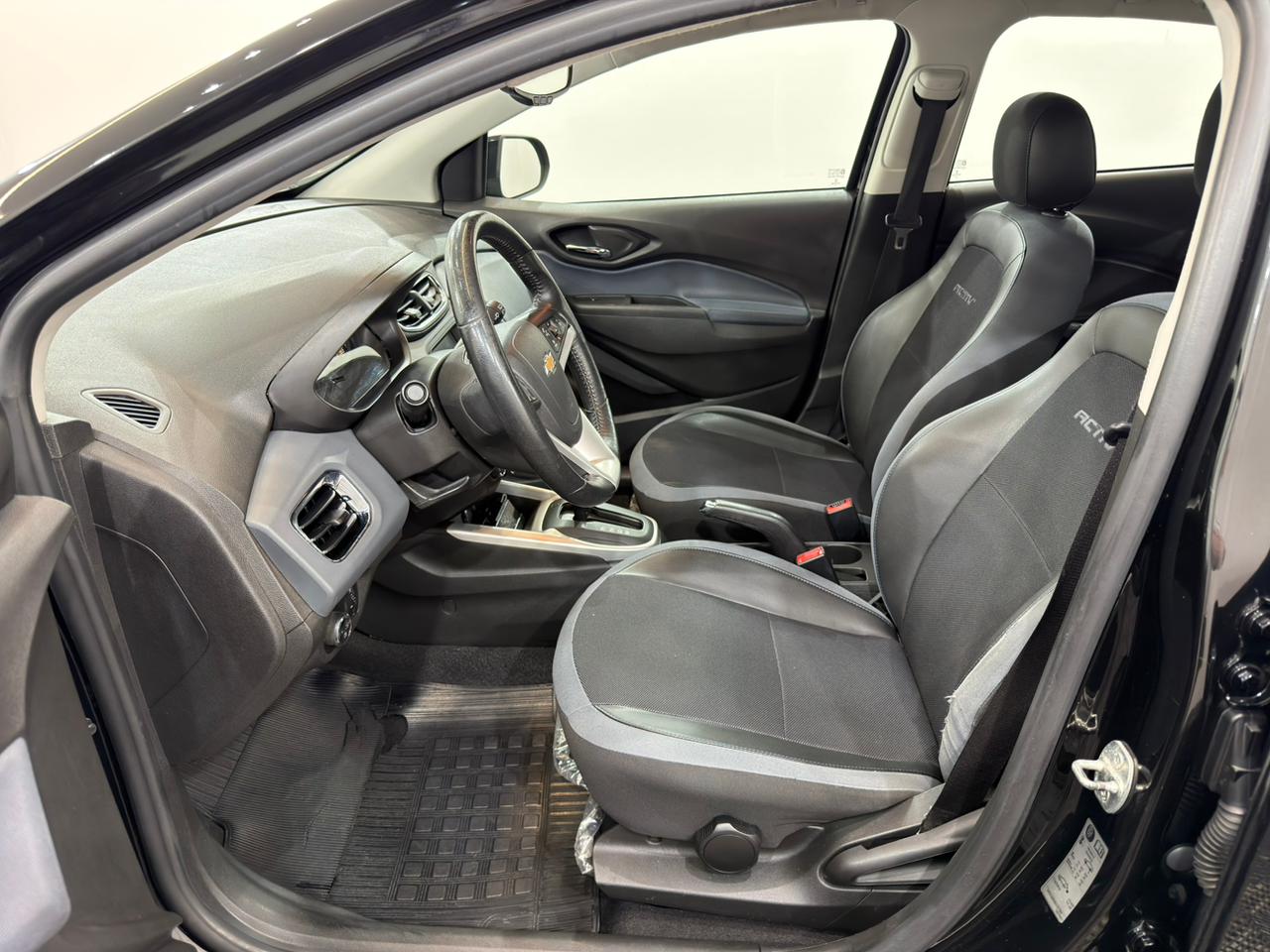 Onix Activ 1.4 Automático