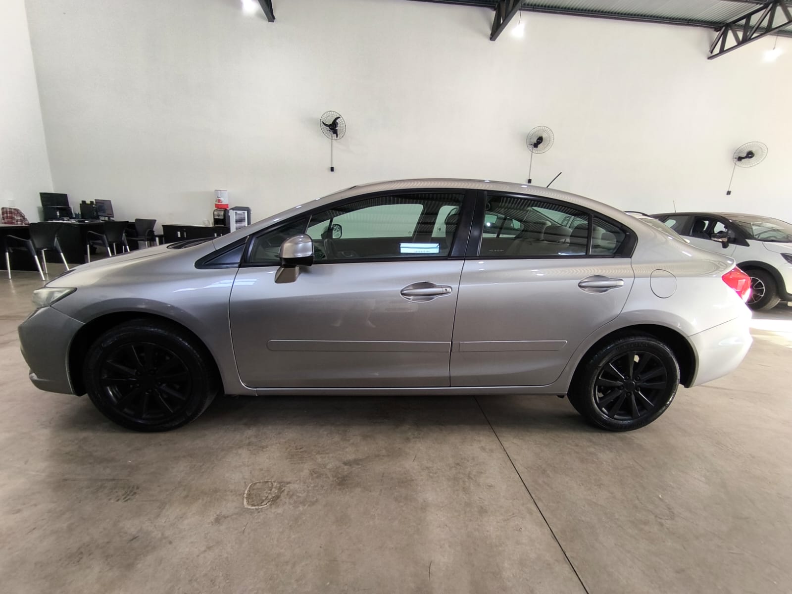 Civic LXS 1.8 Automático