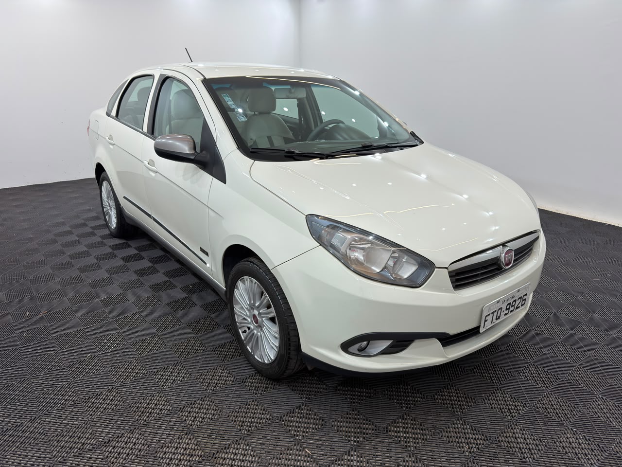 Siena Essence 1.6 Automatizado