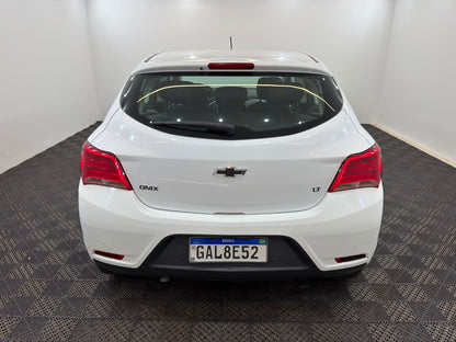 Onix LT 1.4 Automático