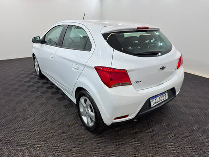 Onix LT 1.4 Automático