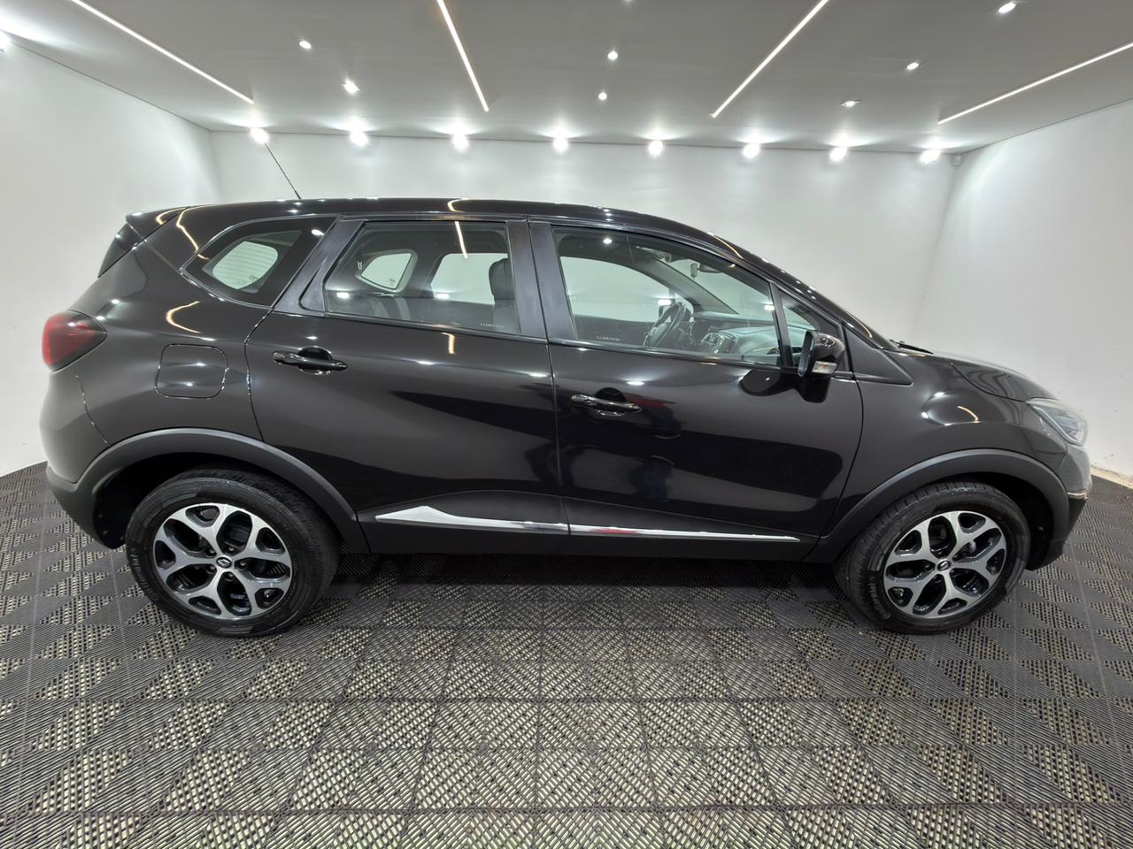 Captur Intense 2.0 Automática CVT