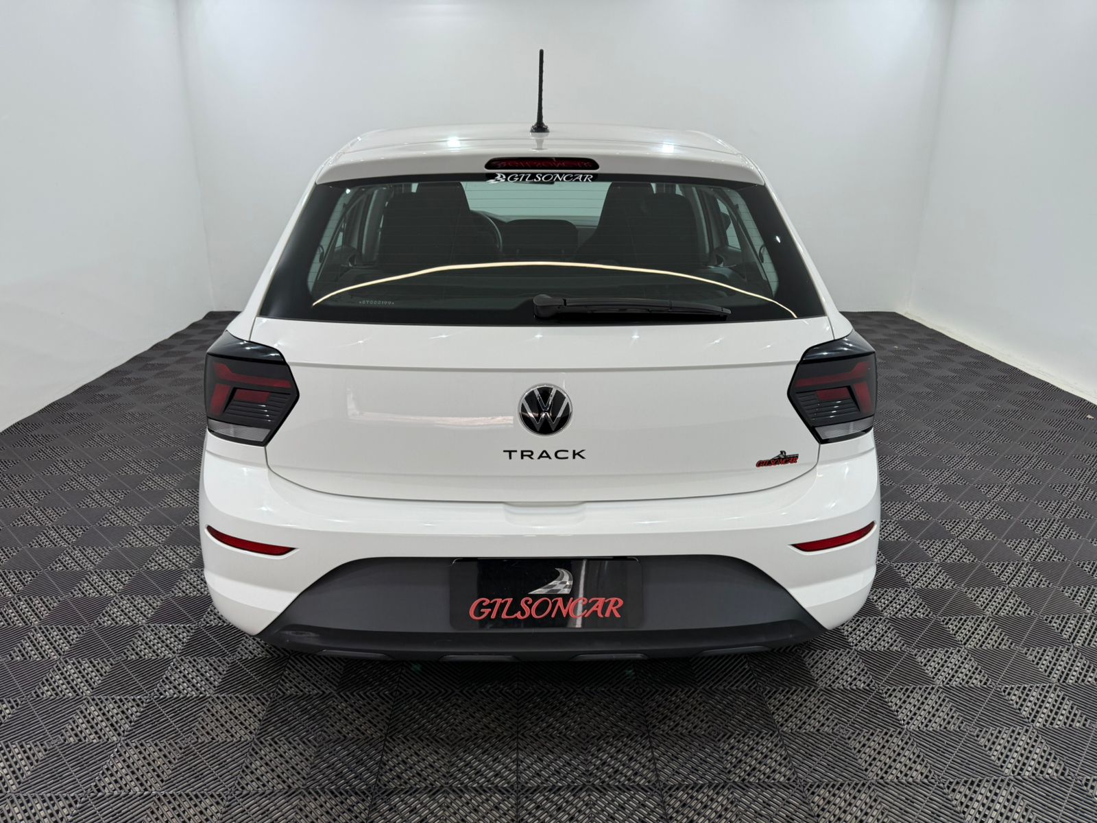 Polo Hatch Track 1.0