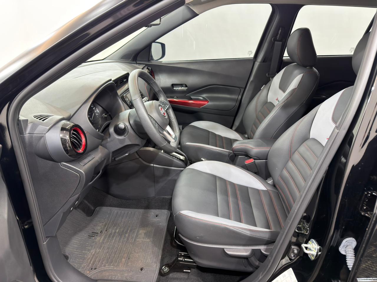 Kicks Xplay 1.6 Automático CVT