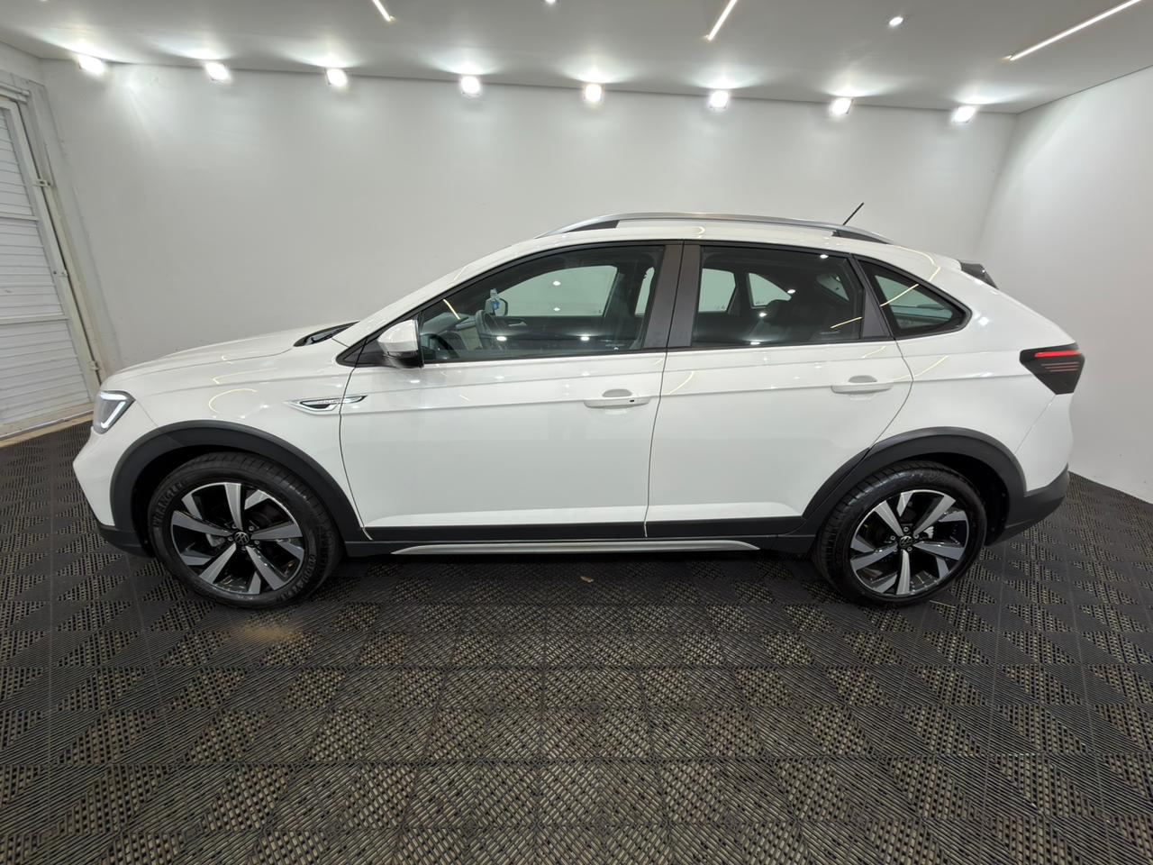 Nivus Highline 1.0 Turbo Automático