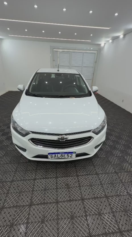 Onix LT 1.4 Automático
