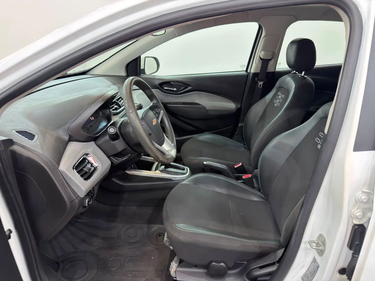 Onix LT 1.4 Automático